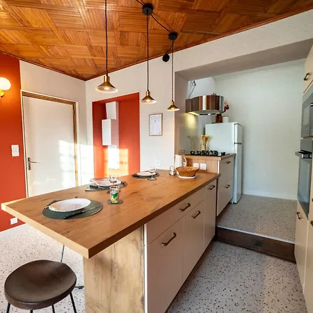 Appartement Cosy Au Coeur Du Village - Le Segala Montbazens Esterno foto